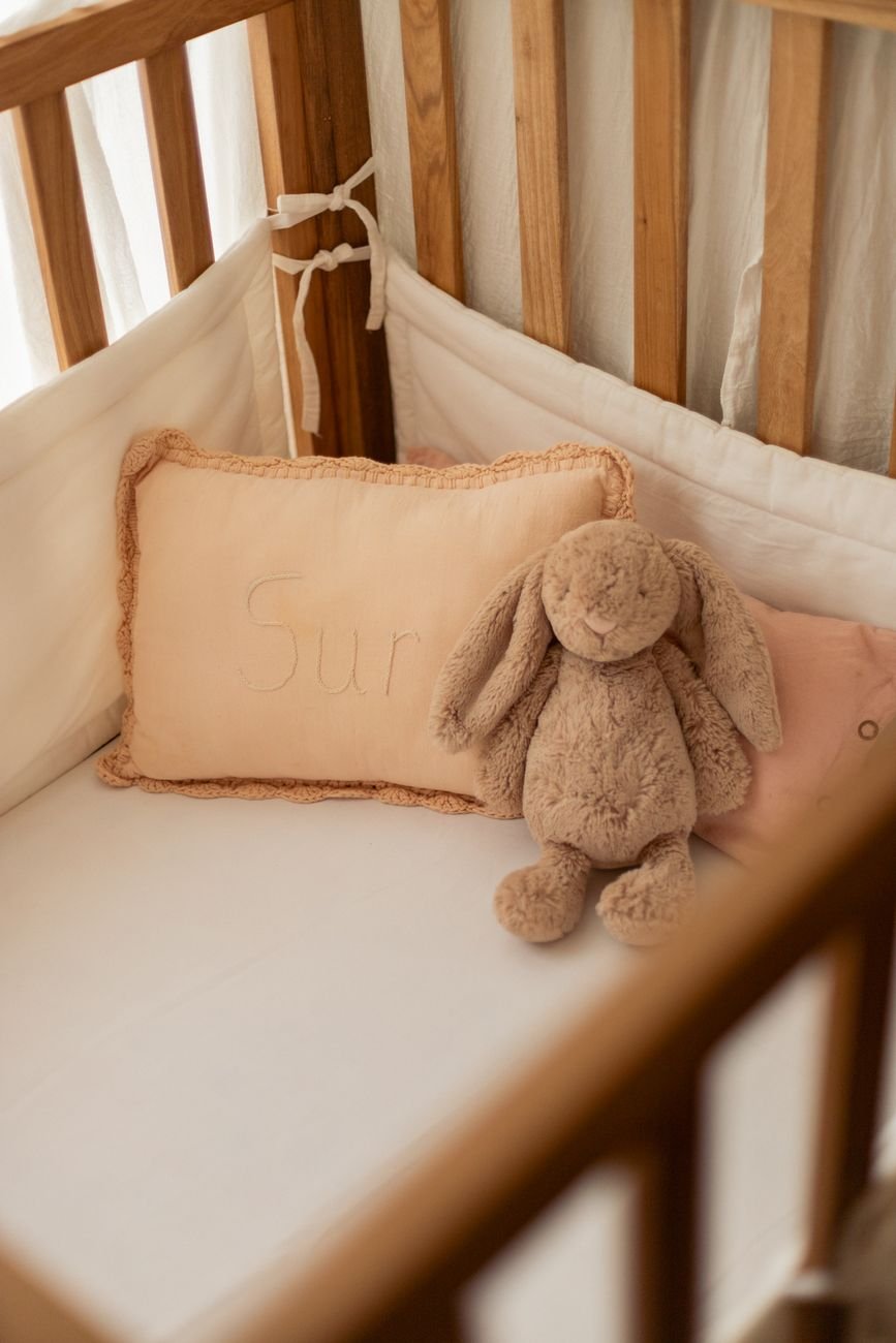 Cuna con peluche